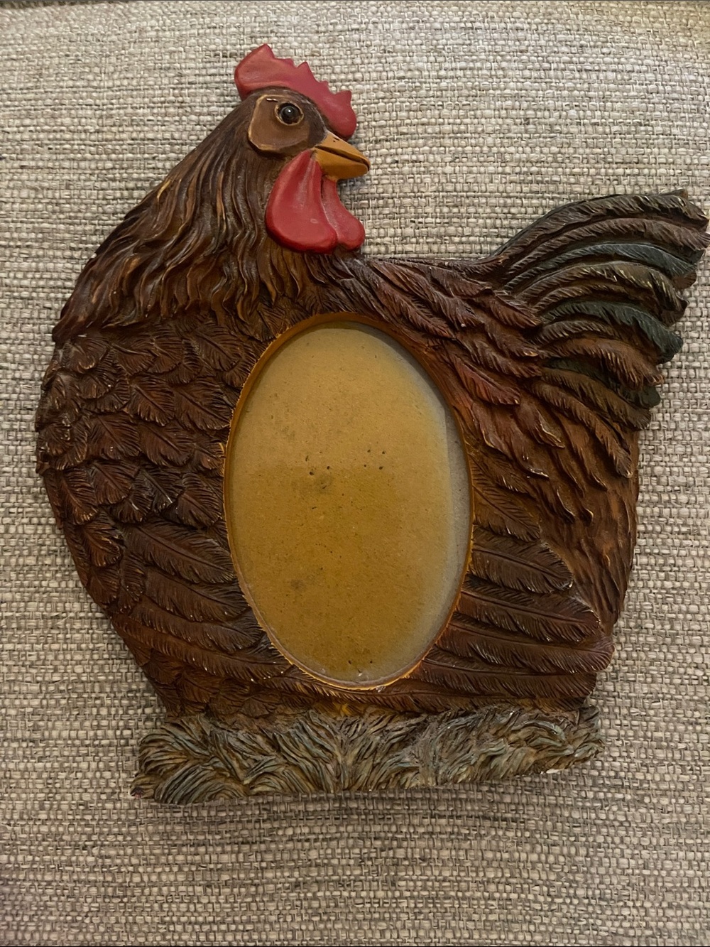 Rustic Hen-Shaped Photo Frame in Brown with Red Accent